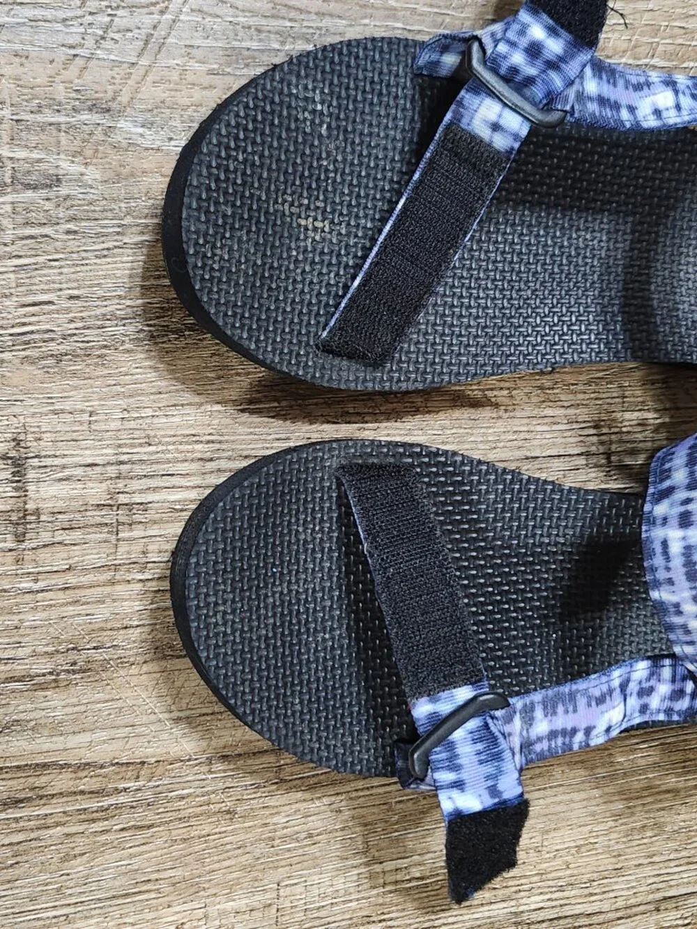 Time and Tru girls sandals